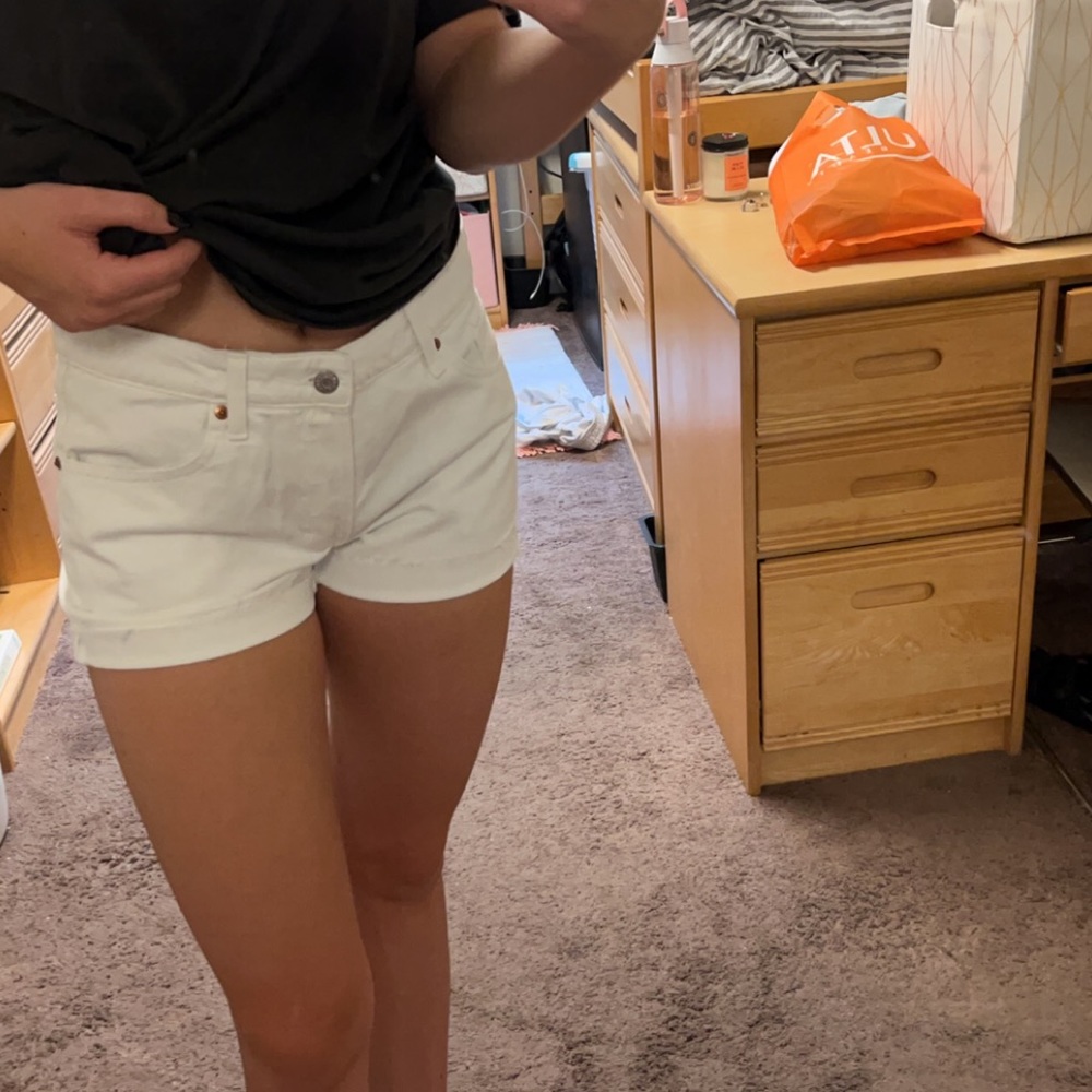 white, h&m mid rise shorts